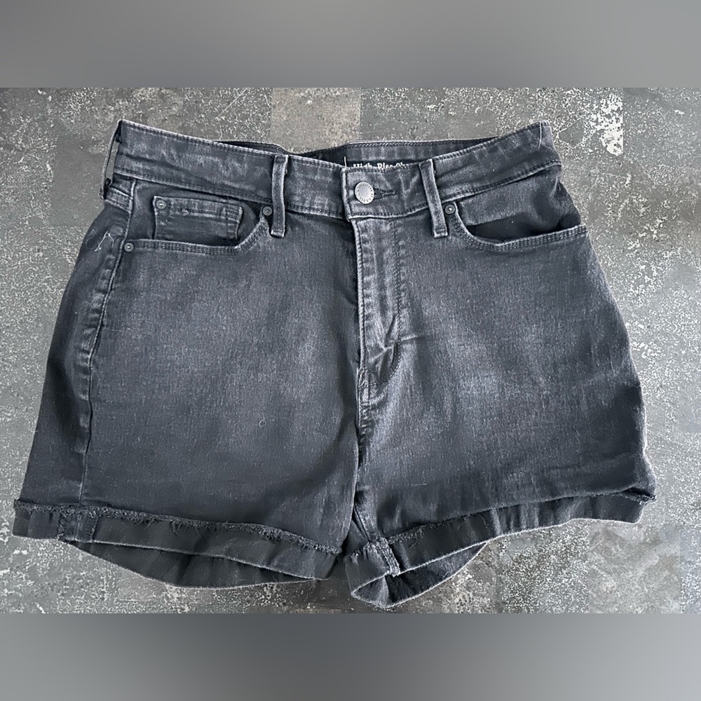 Signature High Rise Black Shorts
